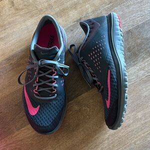 Nike Womens FS Lite Run 2 684667-005 Gray Pink Running